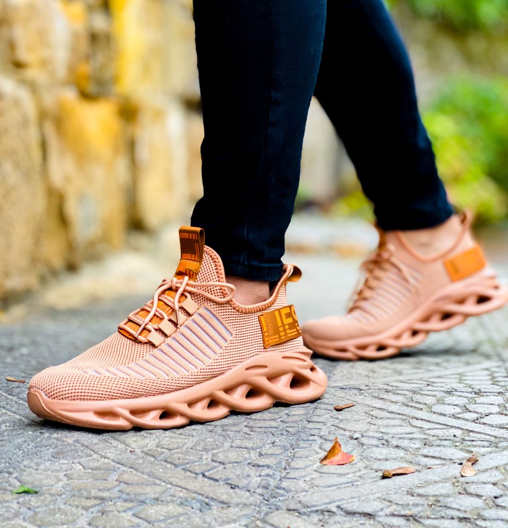 Fashion Zapatillas de cordón con diseño color oro para hombre 