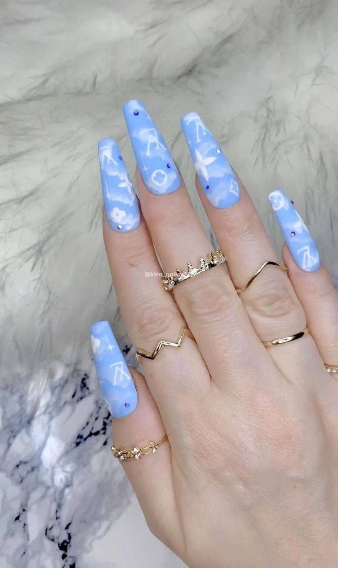 Social Unha azul pastel (pintirest)