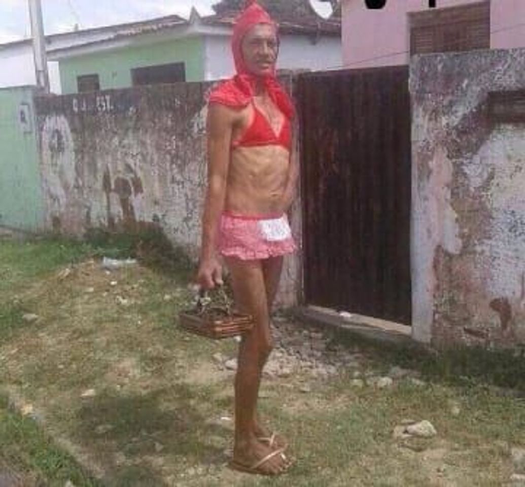 Social olhe como chapeuzinho vermelho está hj em dia!!!