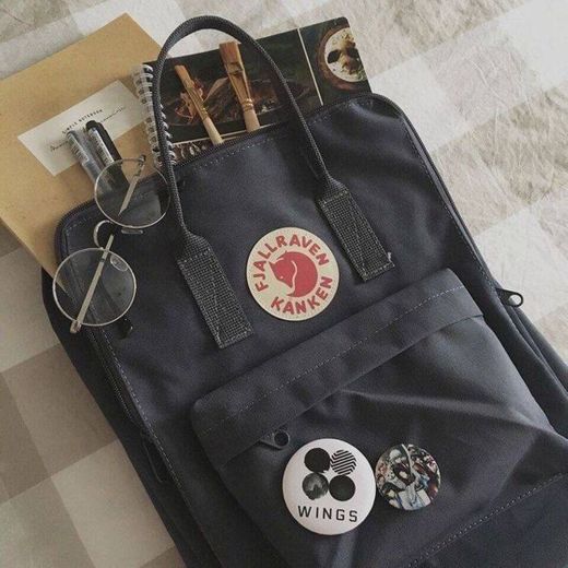 A mochila que comporta tudo que um estudante precisa.