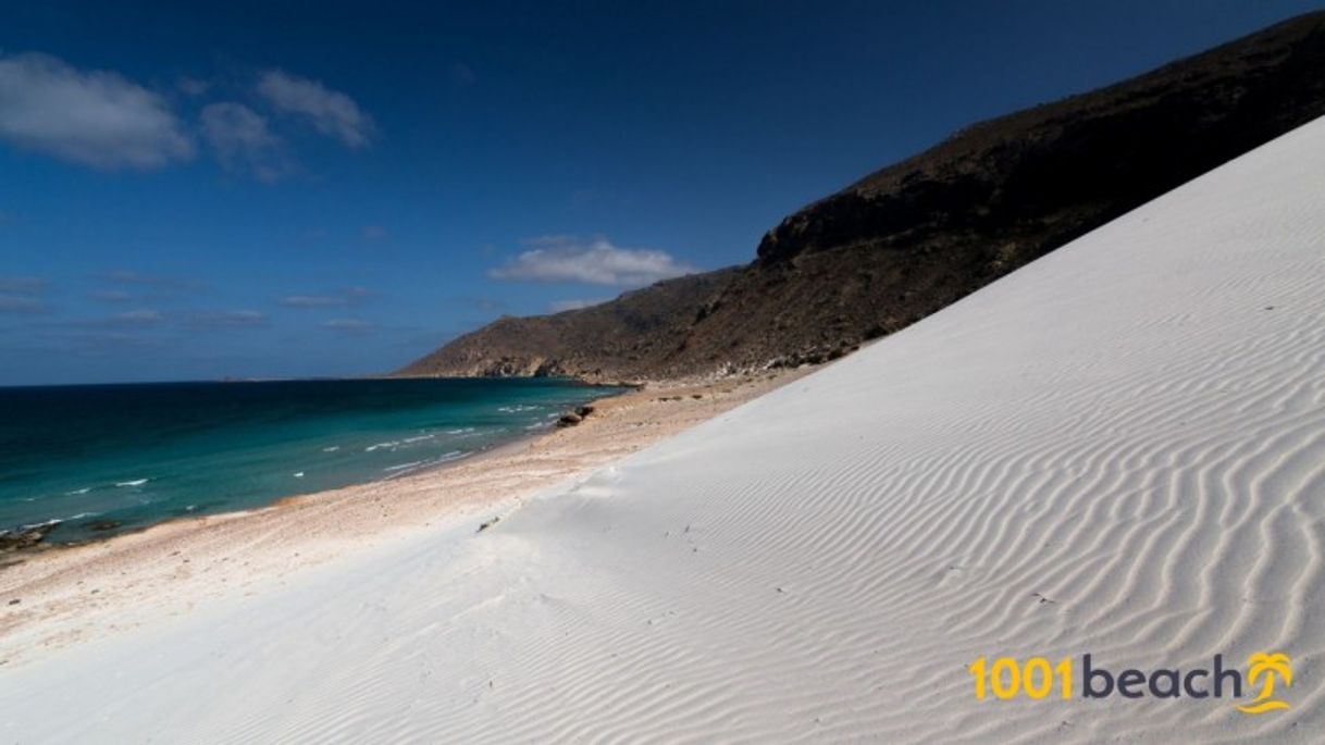 Places Aomak Beach شاطئ عومق