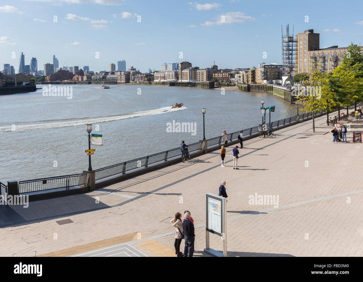 Places Canary Wharf Pier