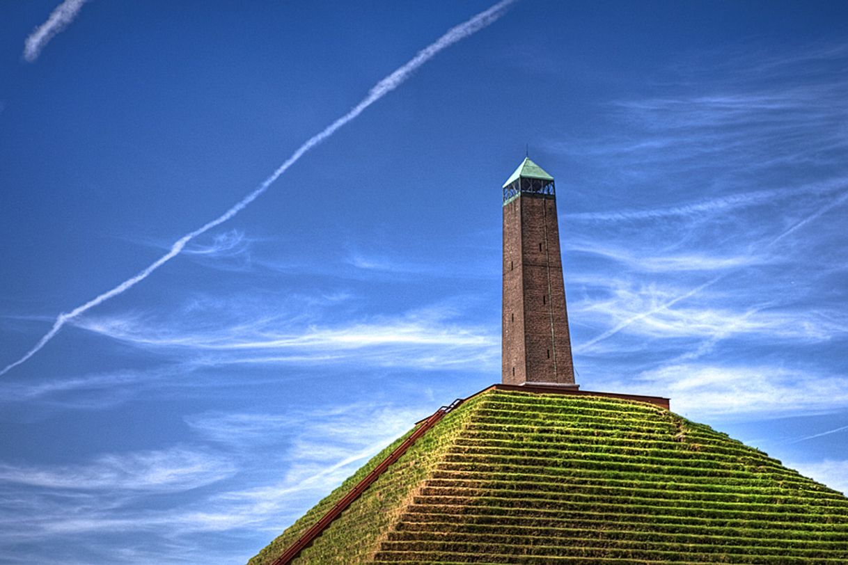 Places Monument De Pyramide van Austerlitz (monument)