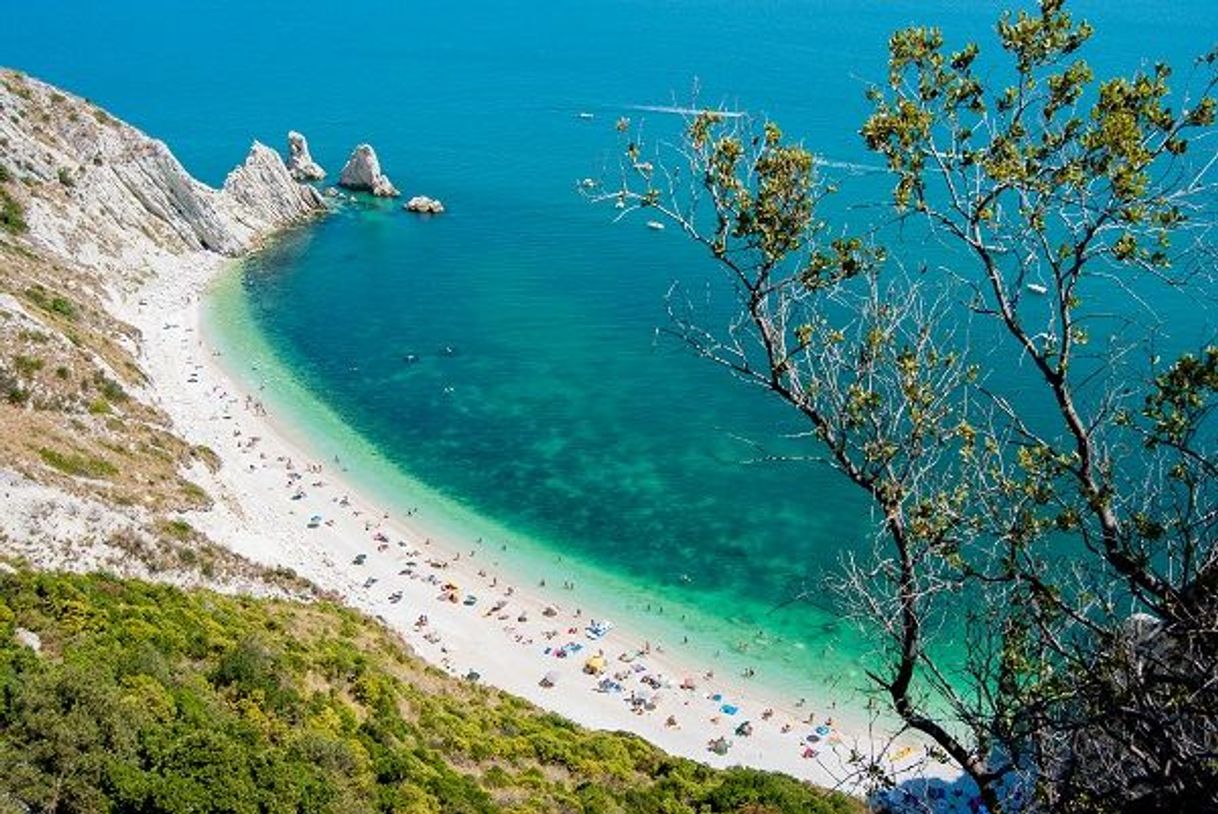 Places Spiaggia delle Due Sorelle