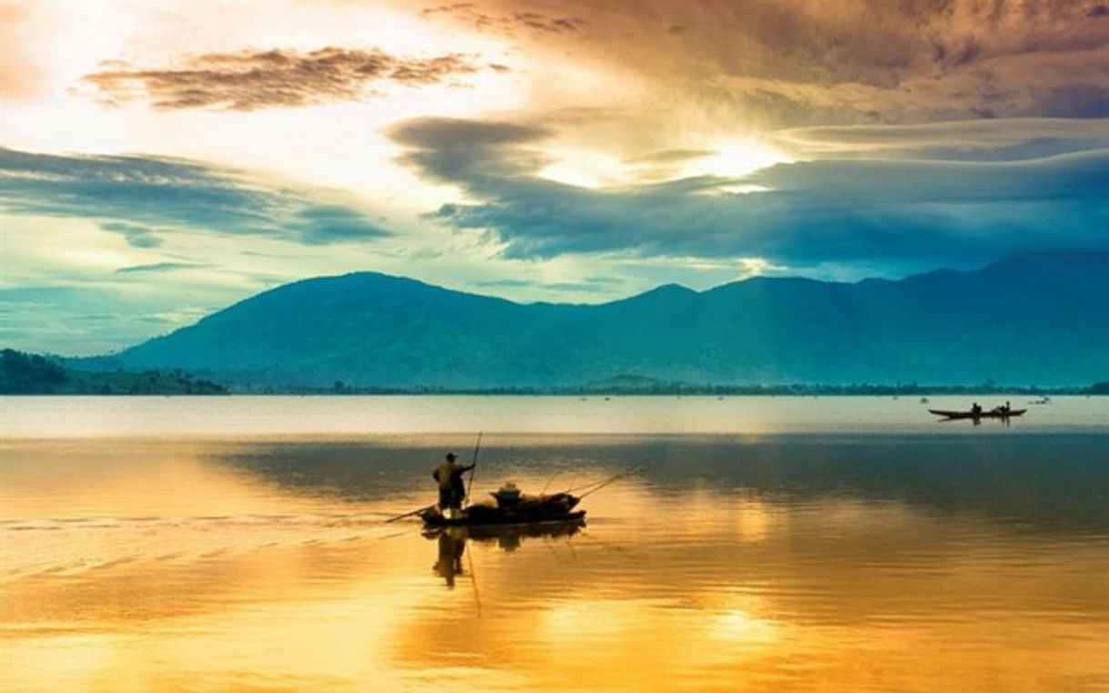 Places Lắk Lake