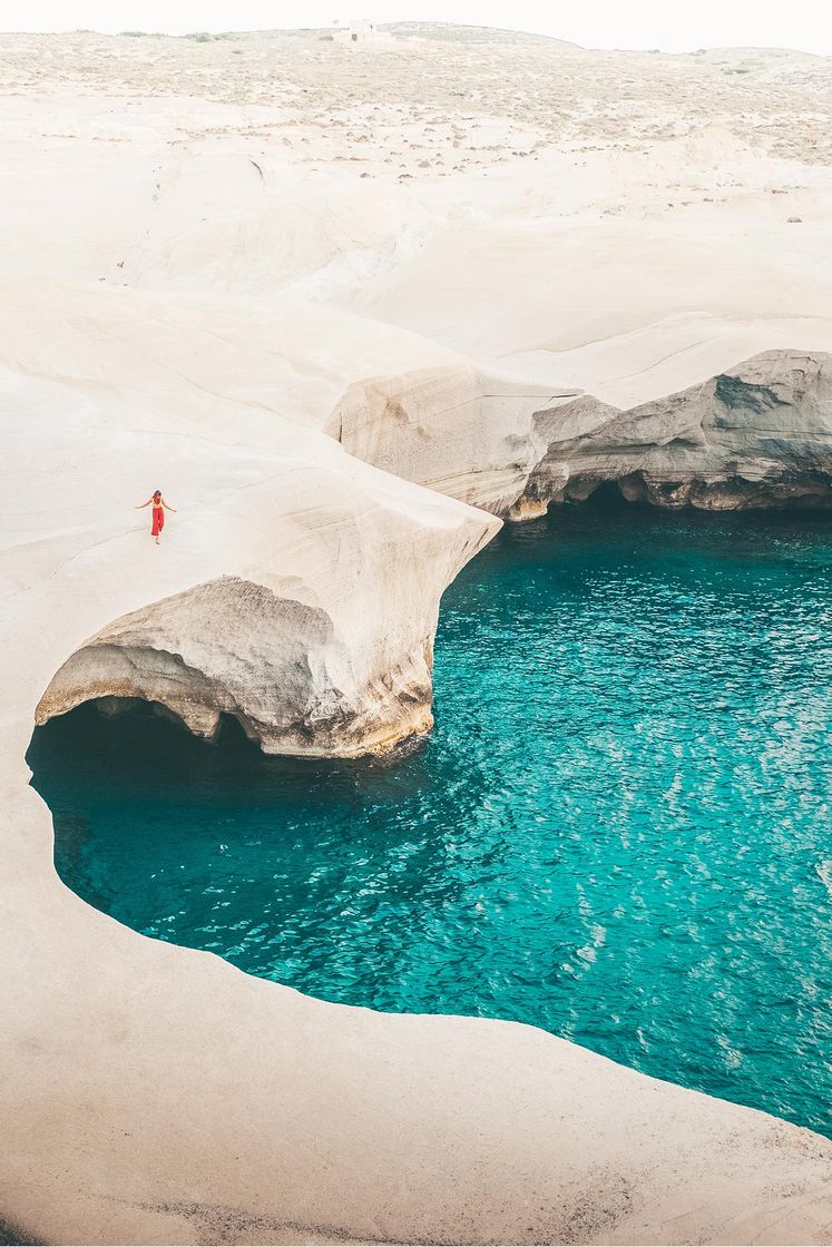 Place Sarakiniko Beach