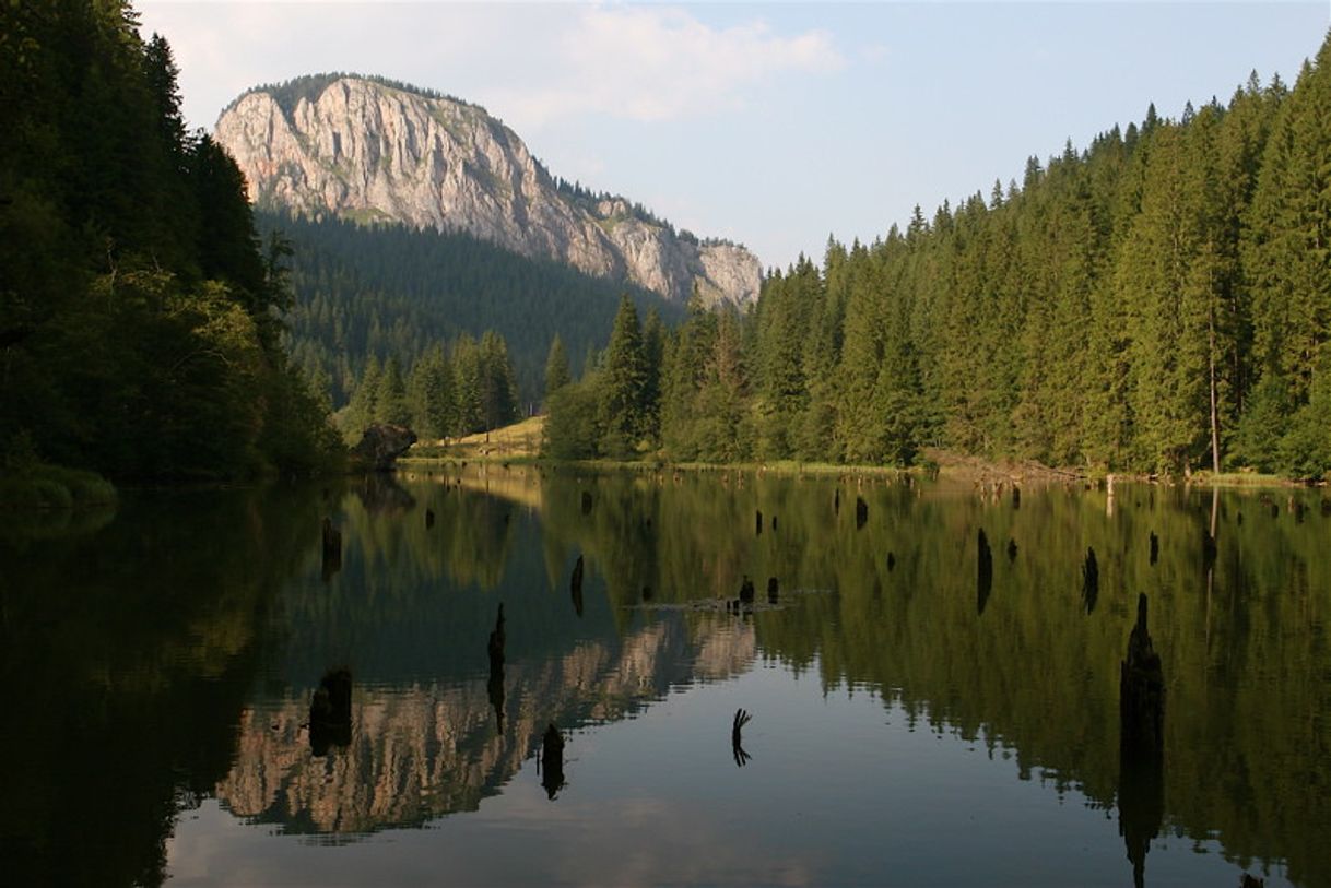 Places Lacul Roșu