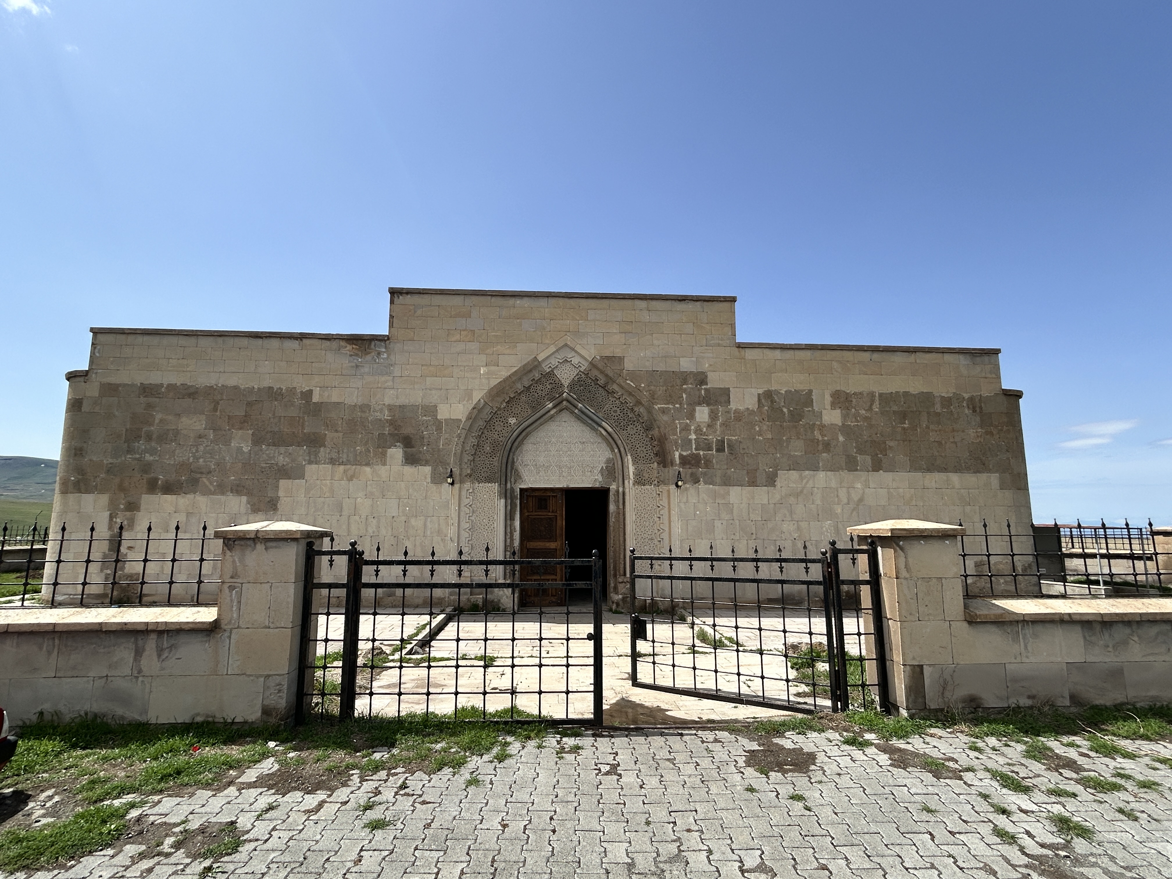 Tarihi Iğdır Kervansarayı