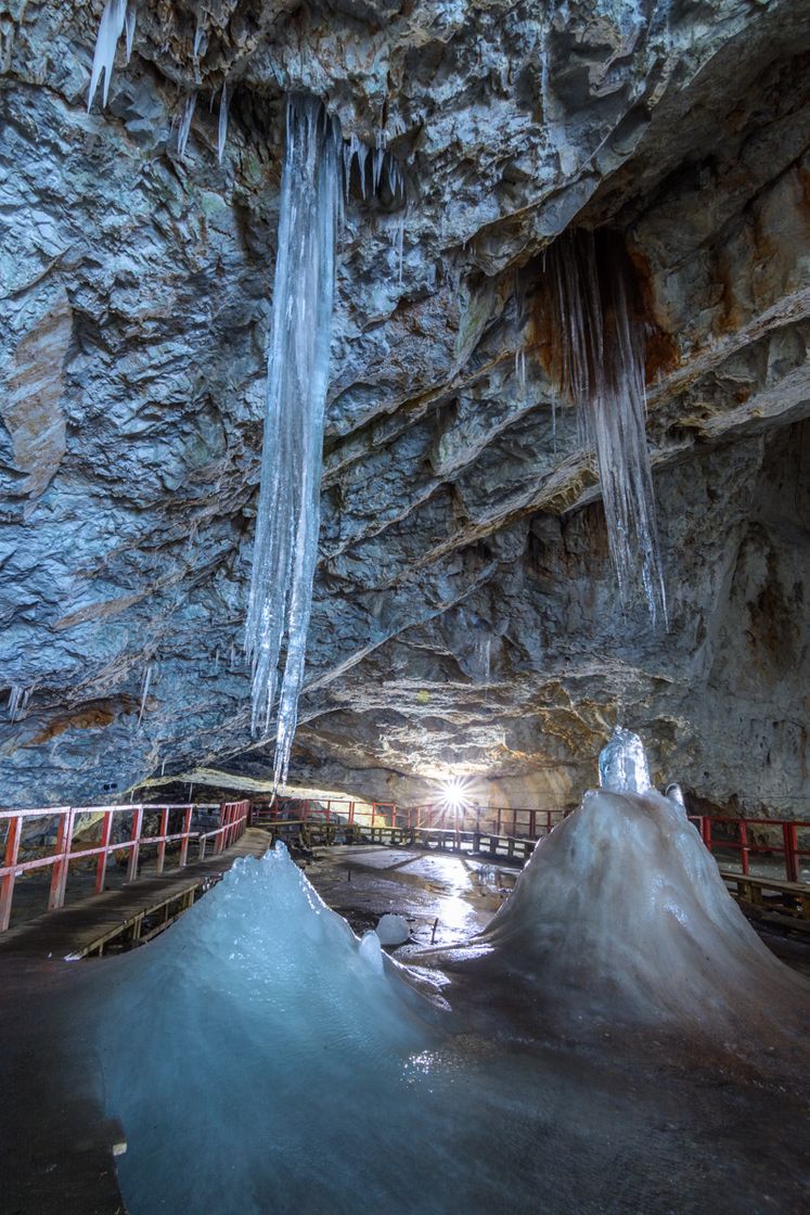 Lugares Glacier Cave Scarisoara