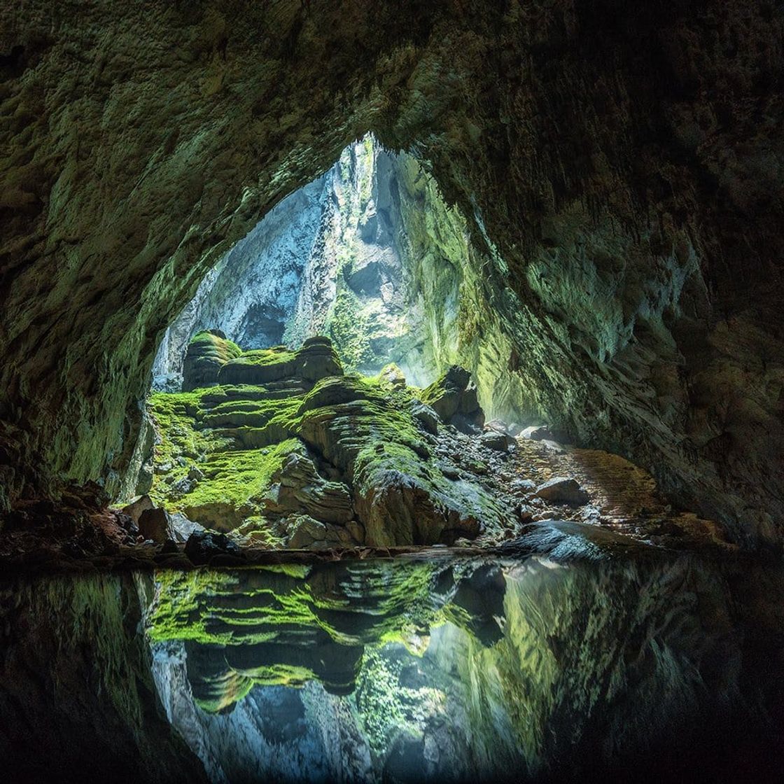 Places Gruta de Sơn Đoòng