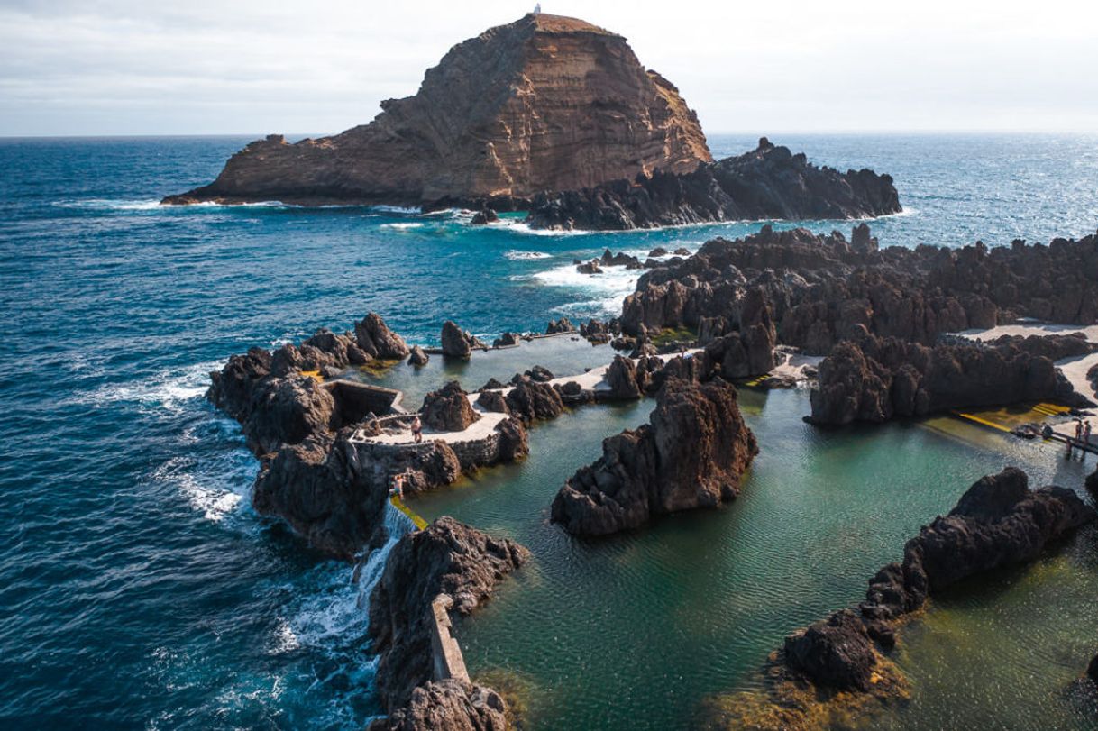 Lugar Piscinas Naturais de Porto Monìz