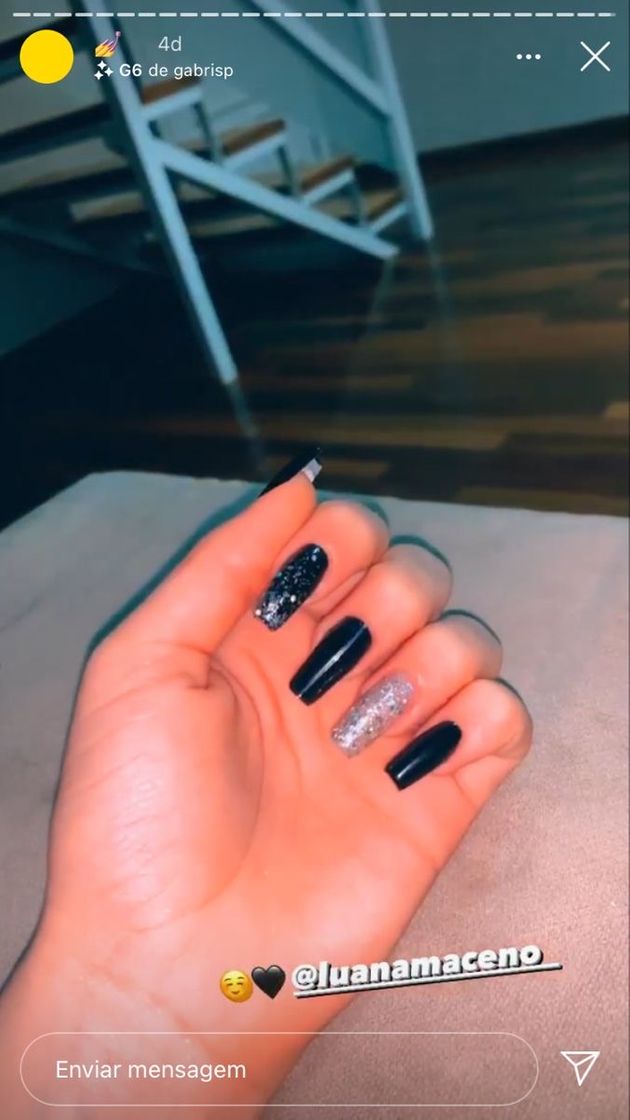 Social chic nail