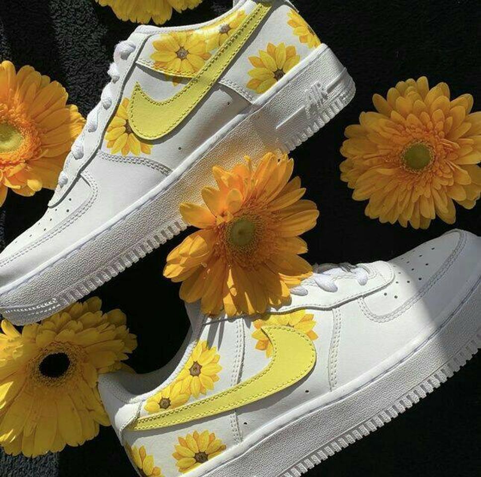 Fashion Tênis NIKE💛🌻💐