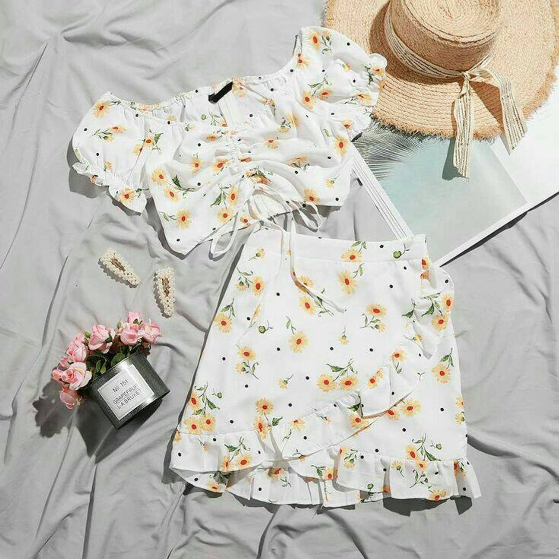 Moda Conjunto com flores🌻💛