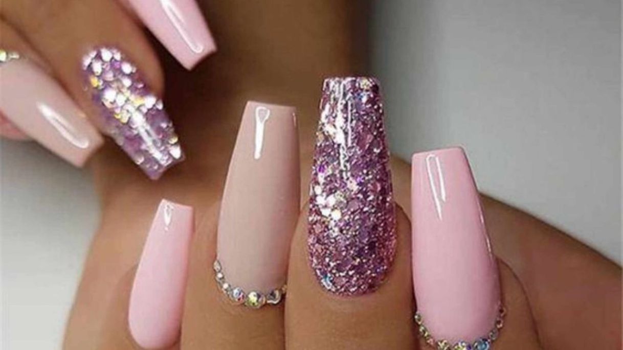 Moda Nails inspiração pra quem gosta delas bem delicadas🥰