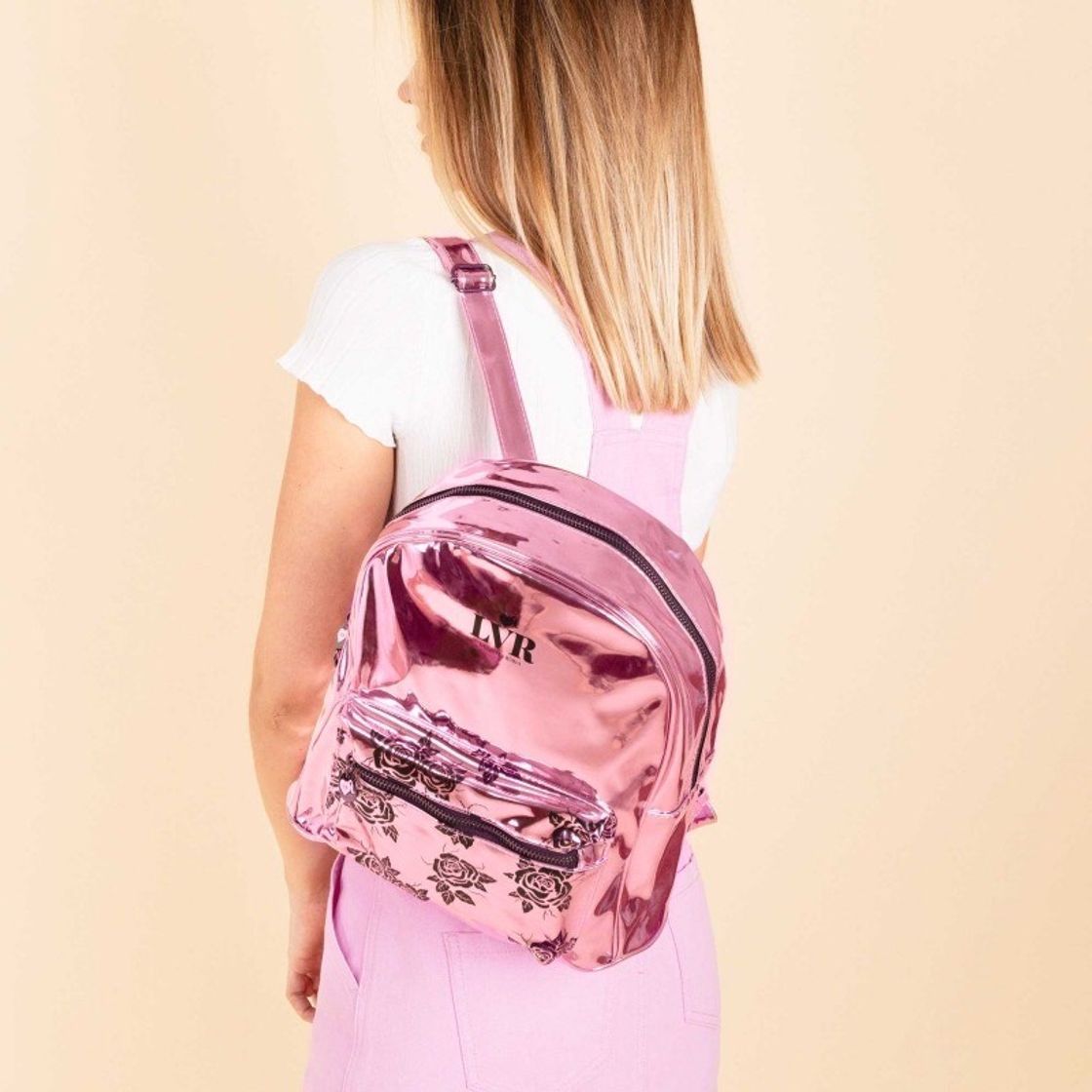 Social Mochila metalizada "Rosas" La Vecina Rubia - TANTANFAN