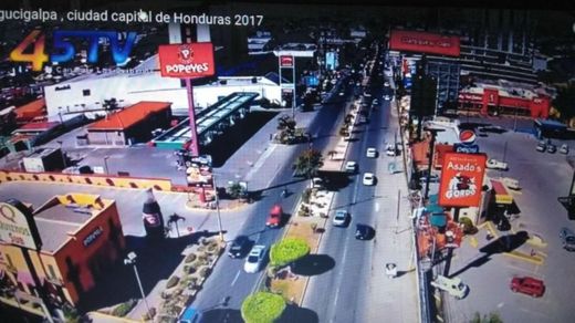 Honduras, Tegucigalpa, Boulevard Morazan, Seguros Equidad.