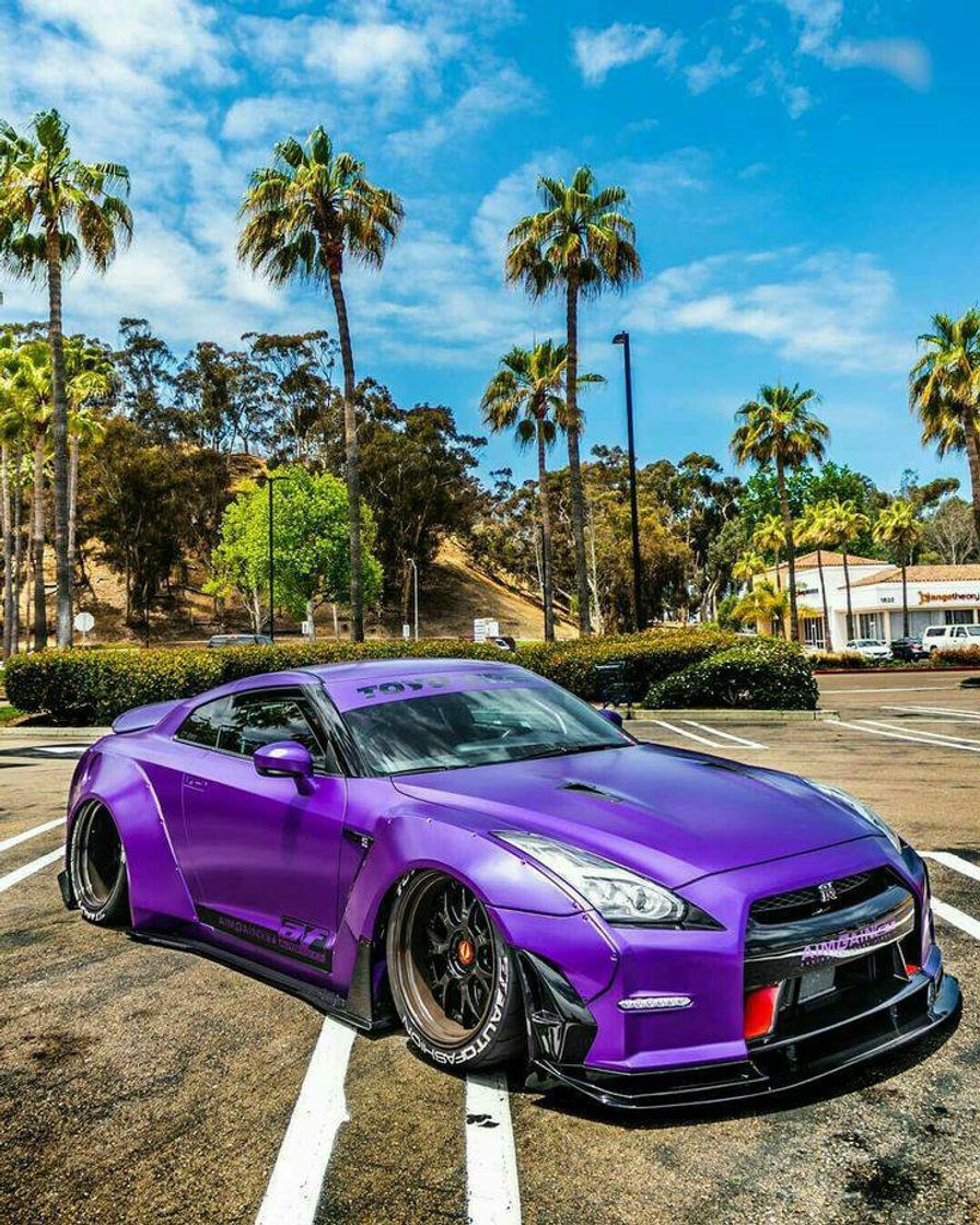 Social Nissan GTR