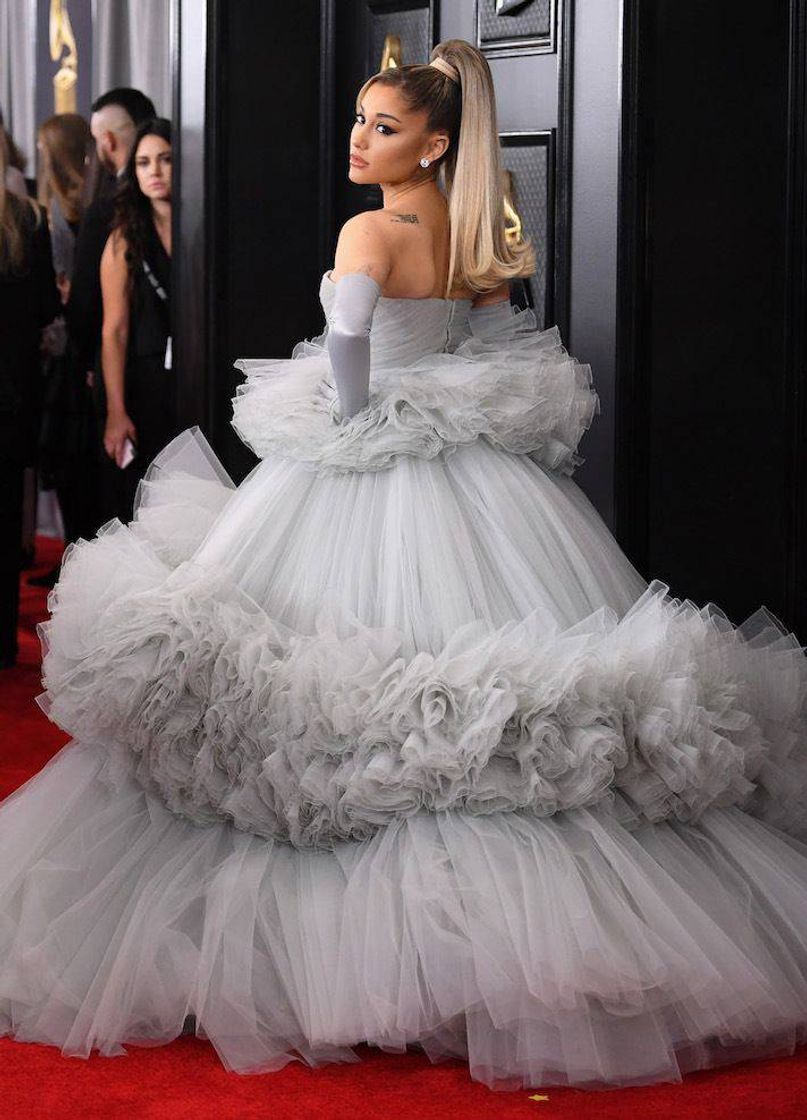 Fashion Ariana grande in Grammy