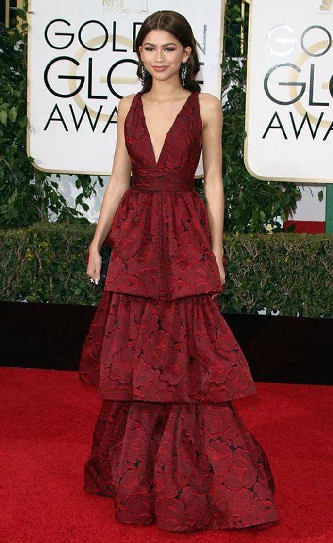 Moda Zendaya in red carpet