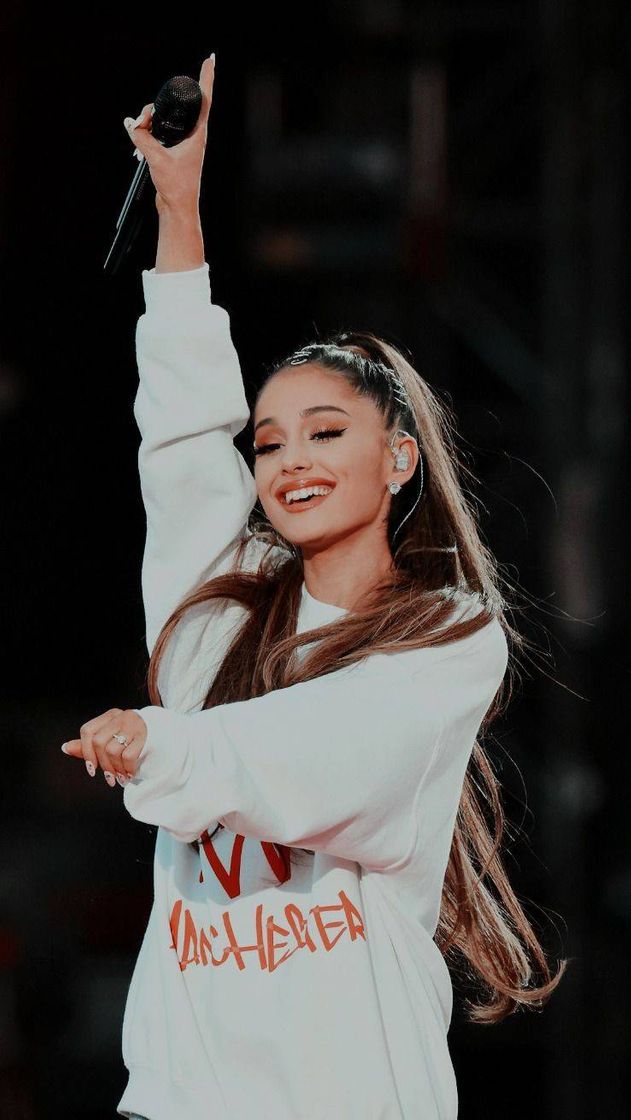 Fashion the best of ariana grande