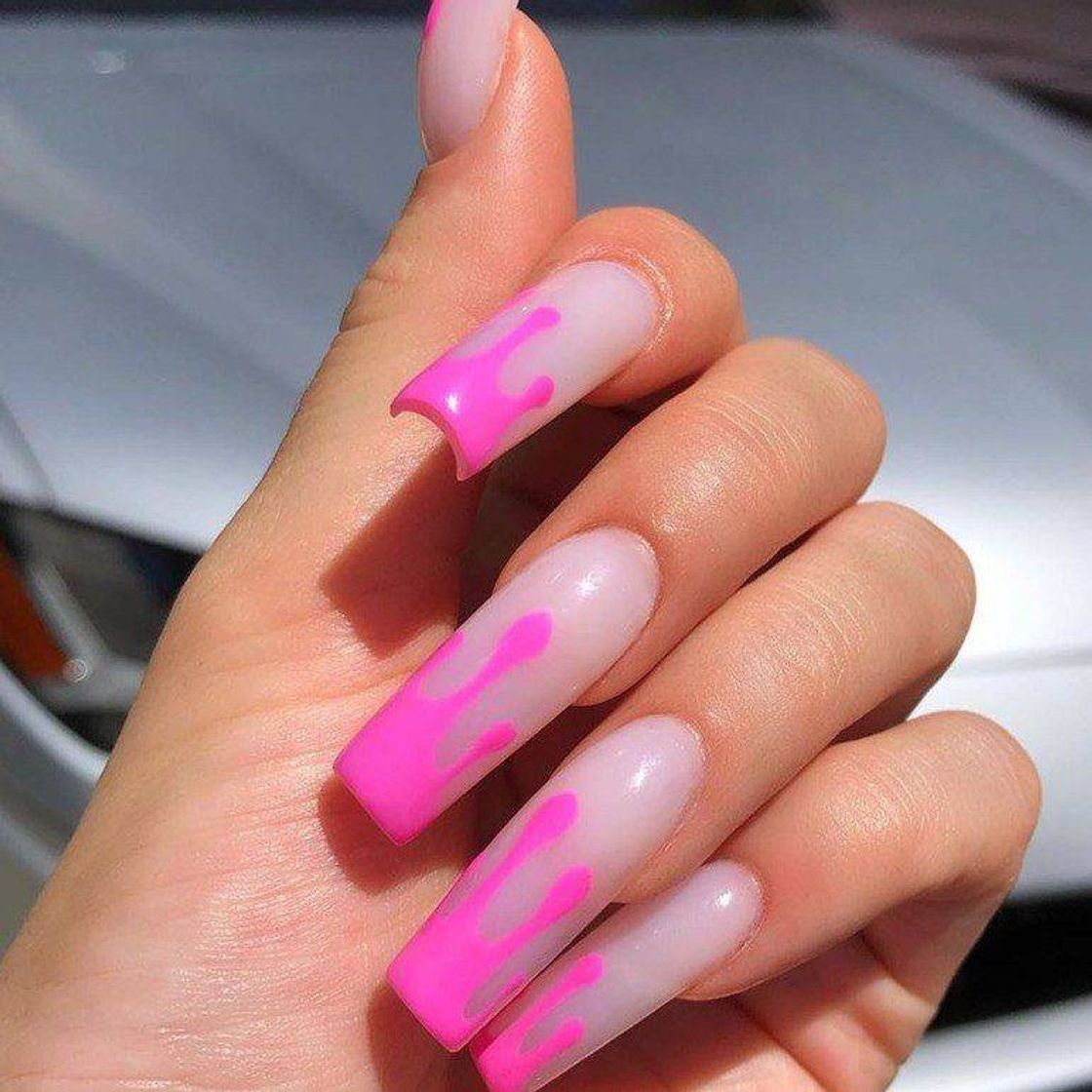 Moda Pink Nails