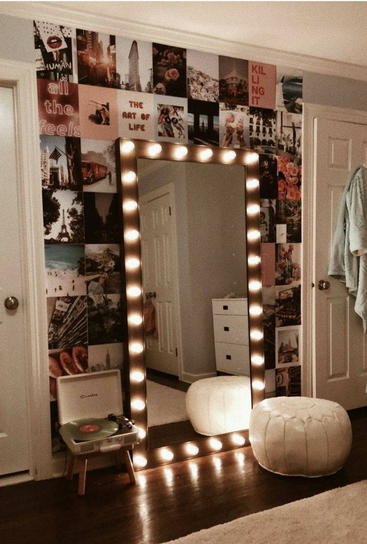 Social Room aesthetic 
