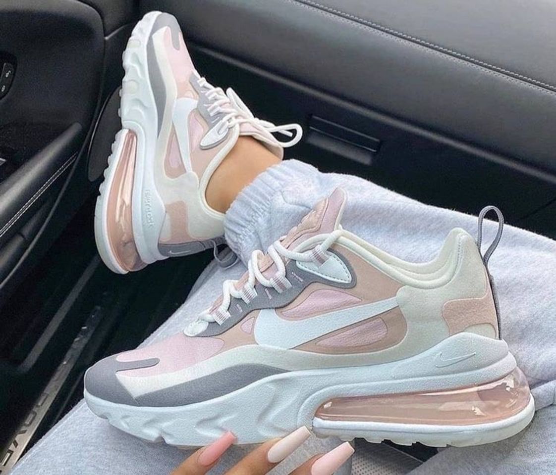 Social Air Max 270