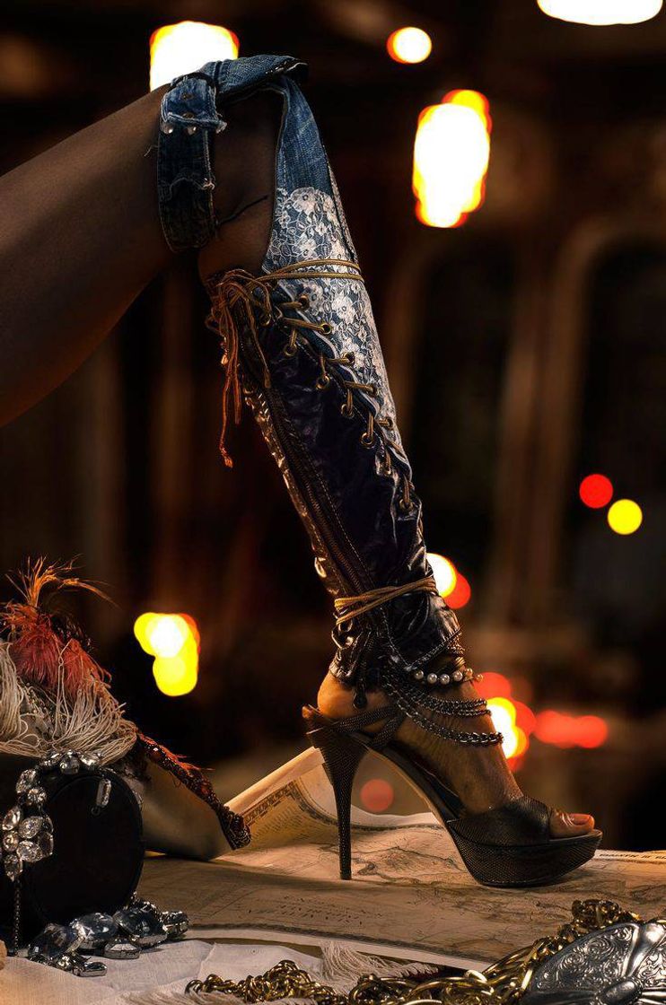 Social Salto alto estilo medieval