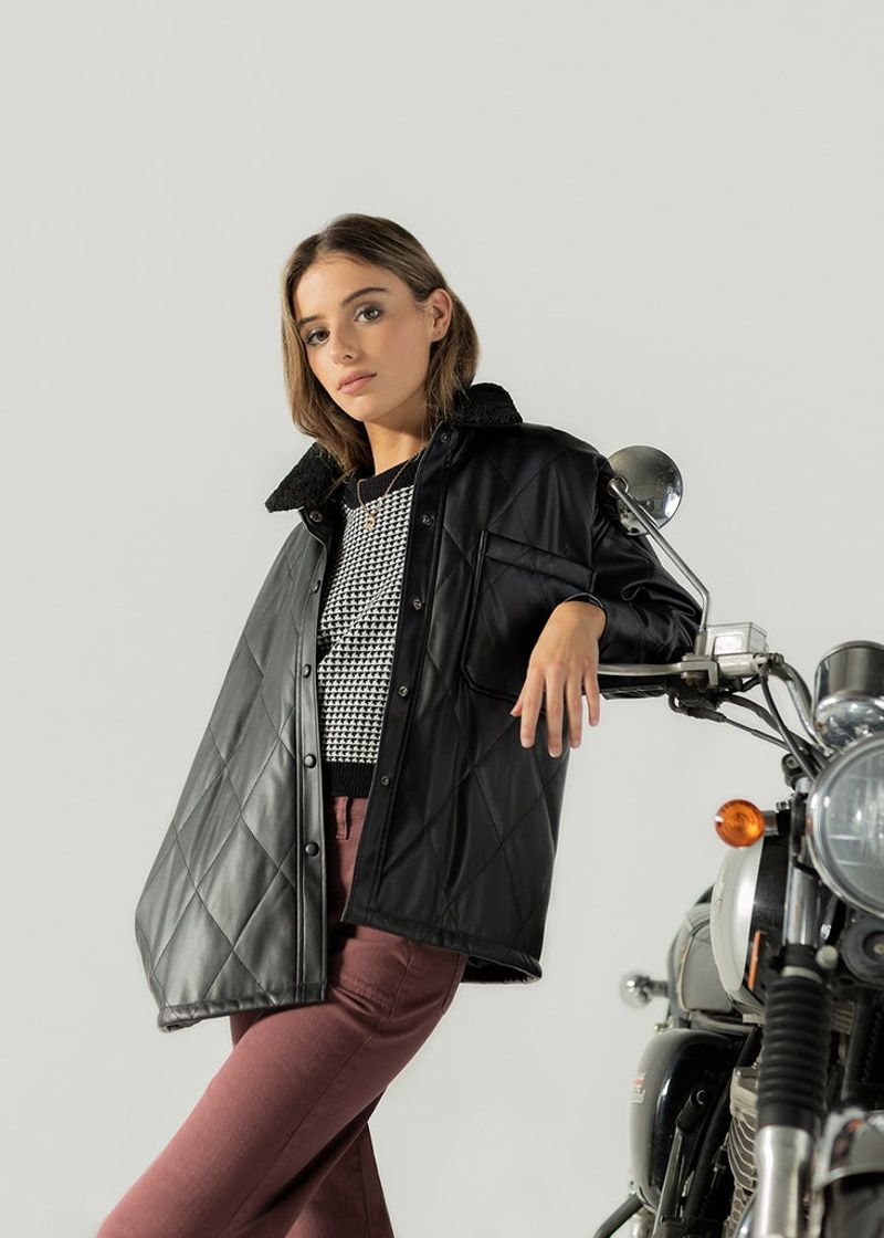 Moda Chaqueta guateada en polipiel de manga larga con cuello de borrego y