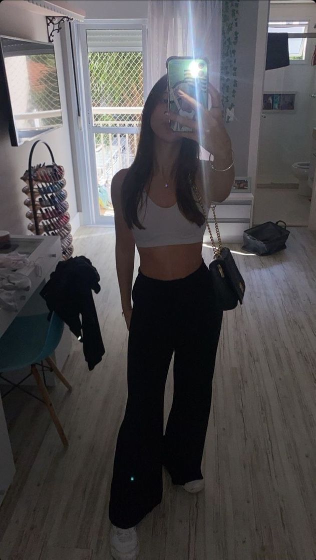 Social liz macedo all black and white 🤍🖤