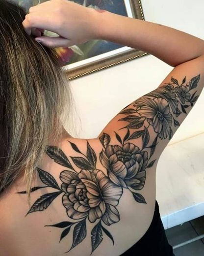 Tatuagem floral feminina 😍