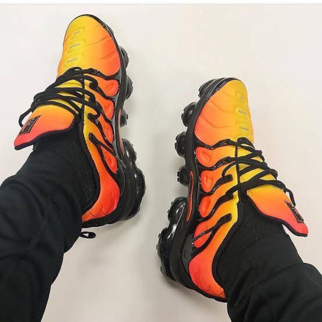 Social Nike Air Vapormax Plus, Zapatillas de Gimnasia Unisex Adulto, Negro