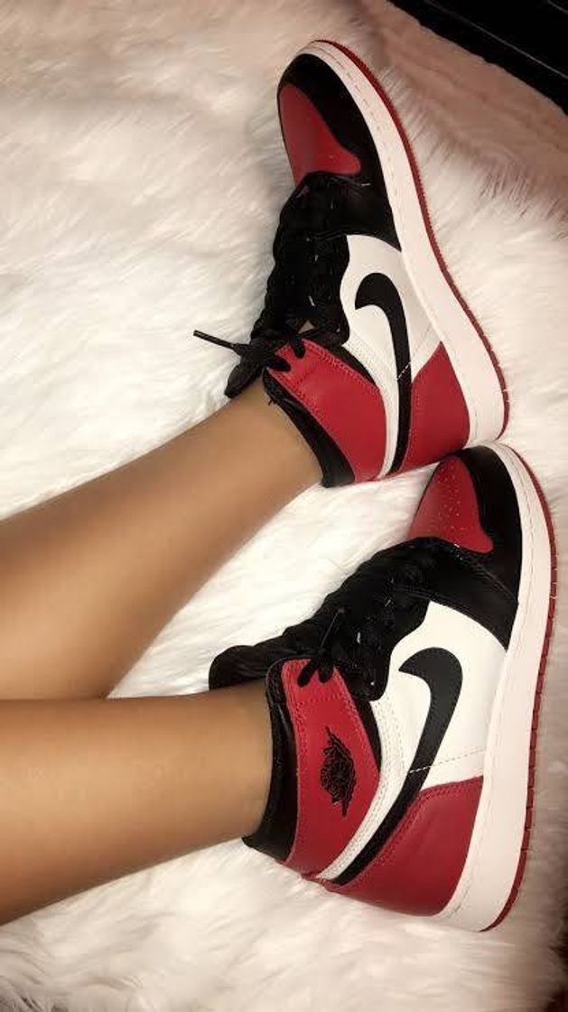 Social Nike Air Jordan 1 Mid