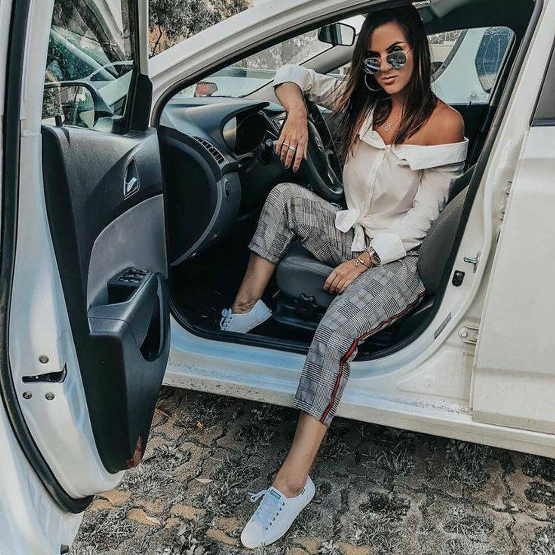 Fashion Pose no carro