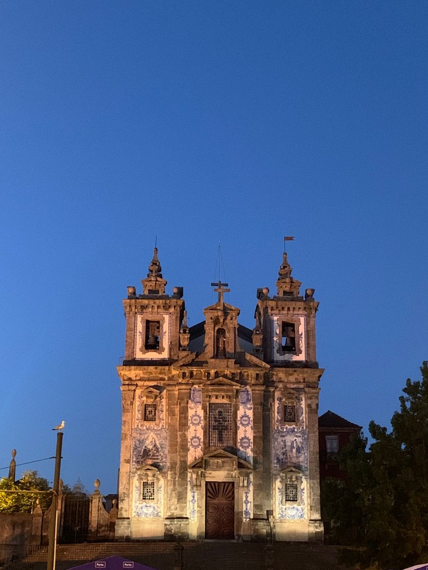 Place Iglesia de San Ildefonso