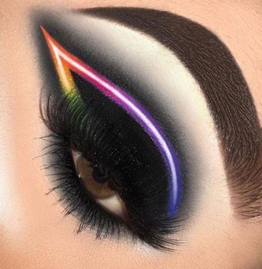 Moda make neon cat eye 