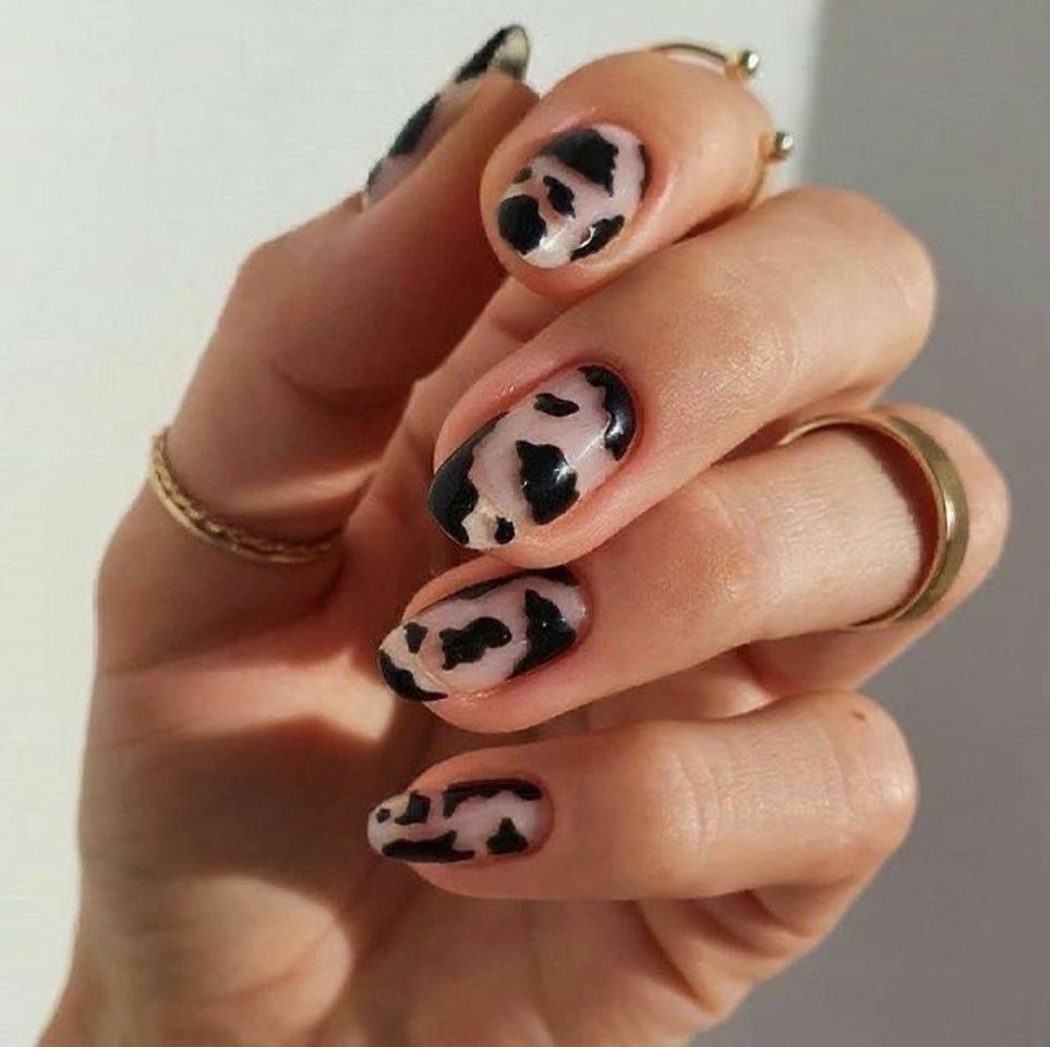 Moda Nails