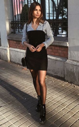 Vestido com coturno 