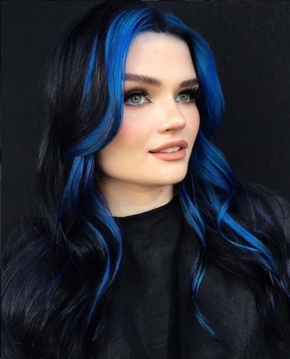 Mecha azul no cabelo 💙
