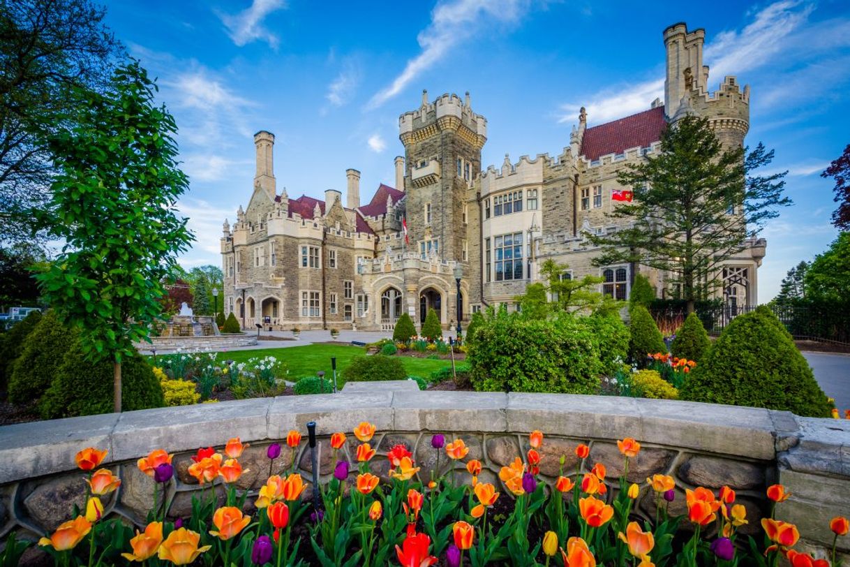 Place Casa Loma