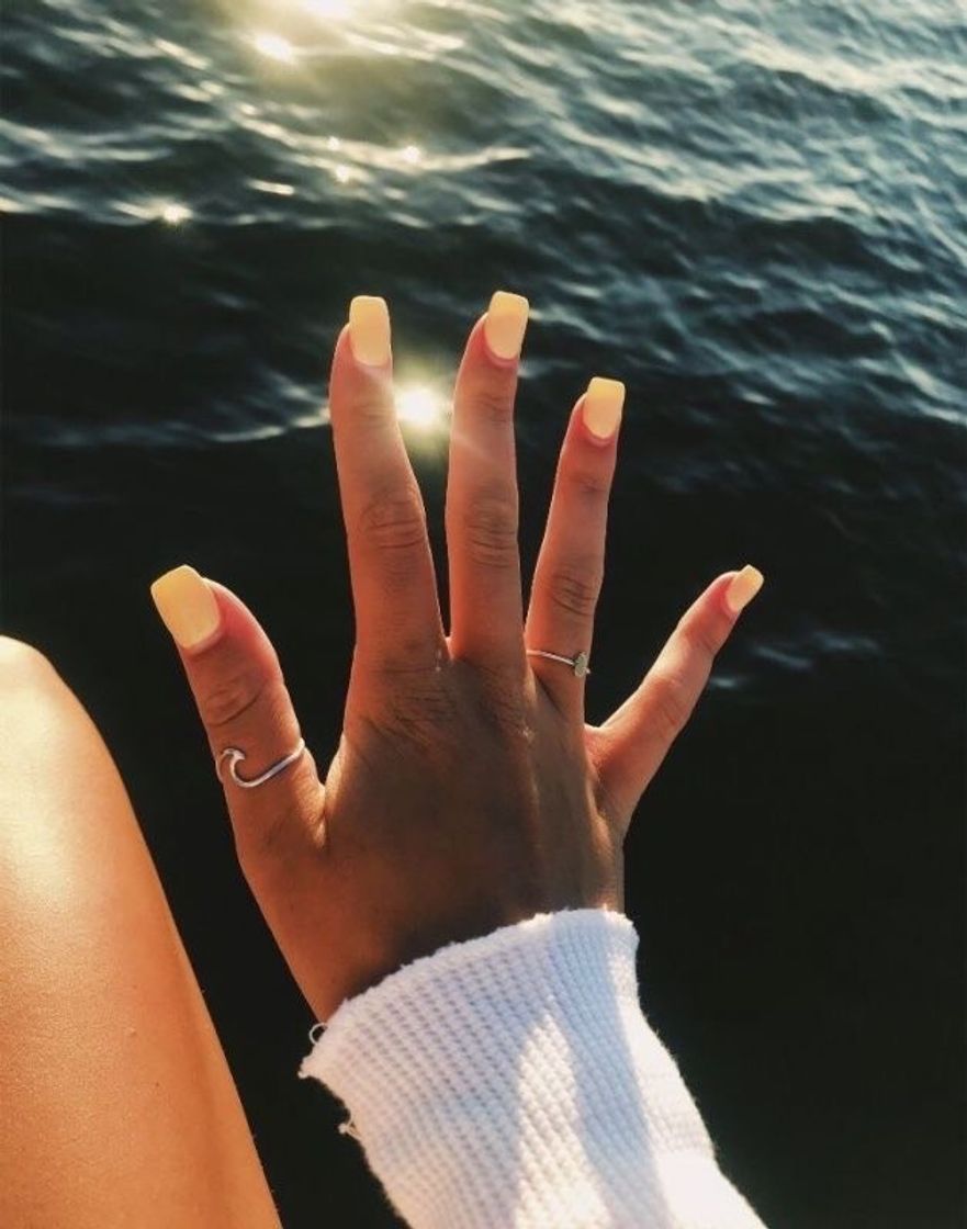 Fashion Yellow nails 