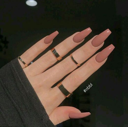 Nails nude