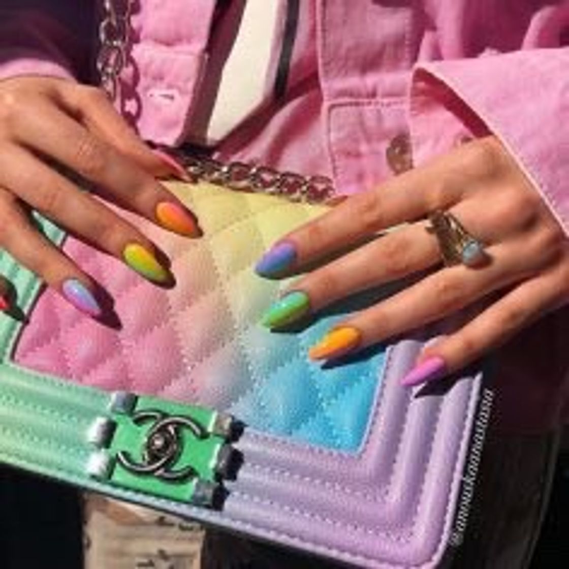 Social Nail