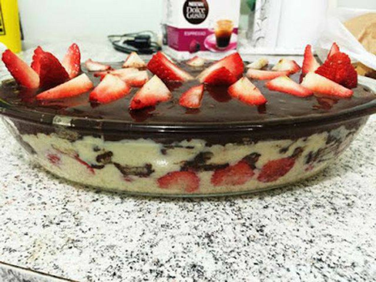 Fashion Torta de bis com morango 