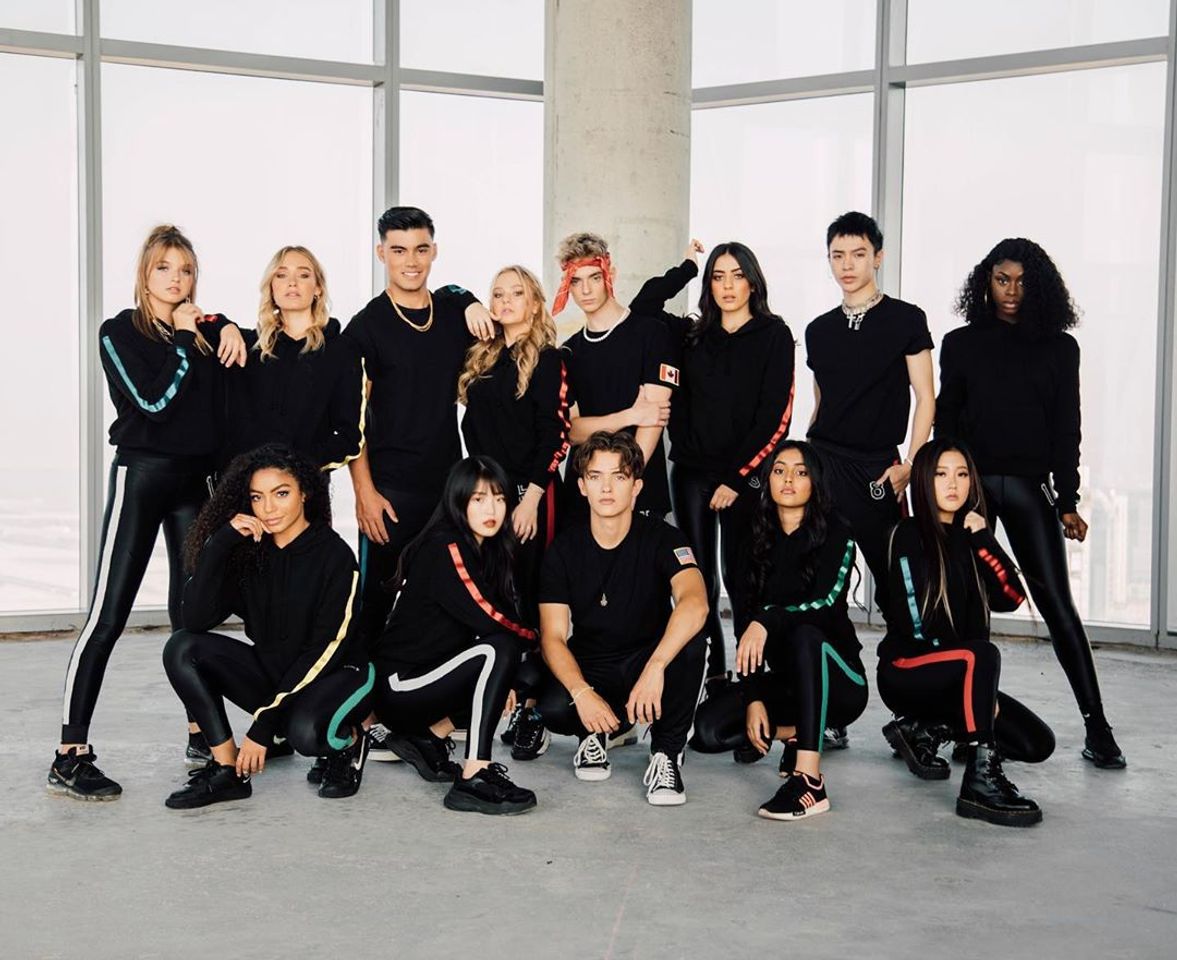 Moda  Instagram Now United