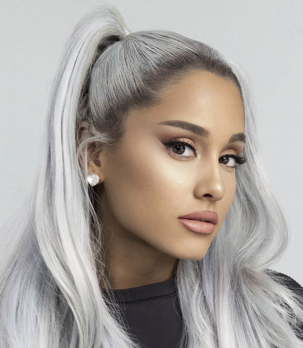 Social Ariana Grande 