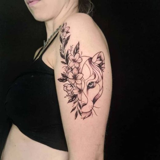 Tatto feminina