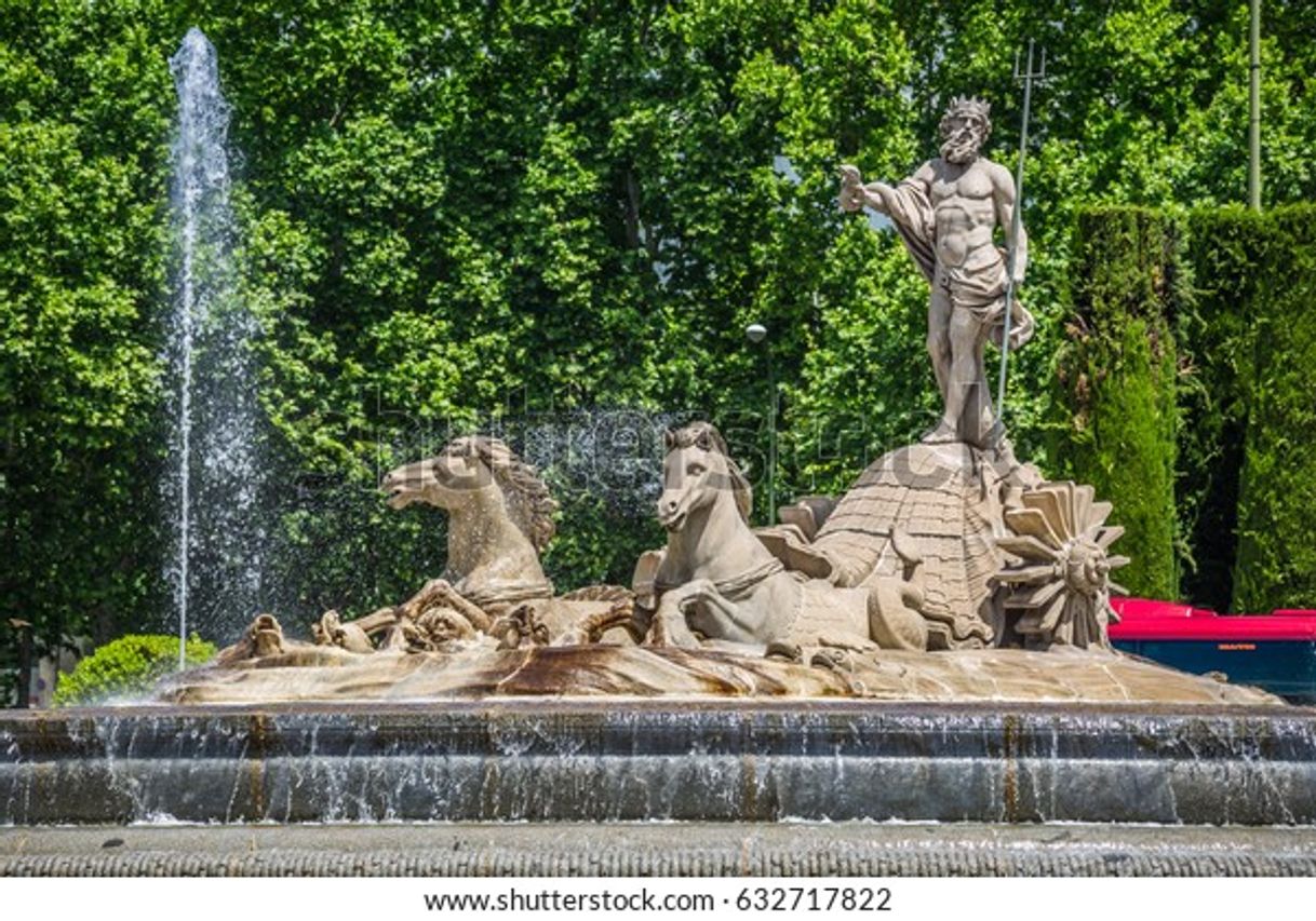 Lugar Fuente de Neptuno