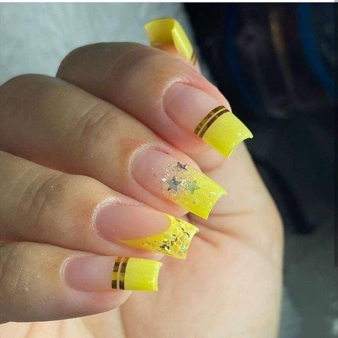 Fashion Mais uma inspiração de unha amarela 💛